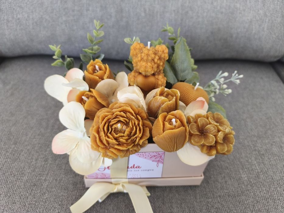 Arranjo de flores de cera perfumada