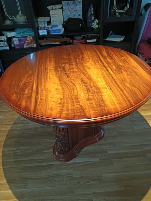 Mesa redonda extensível