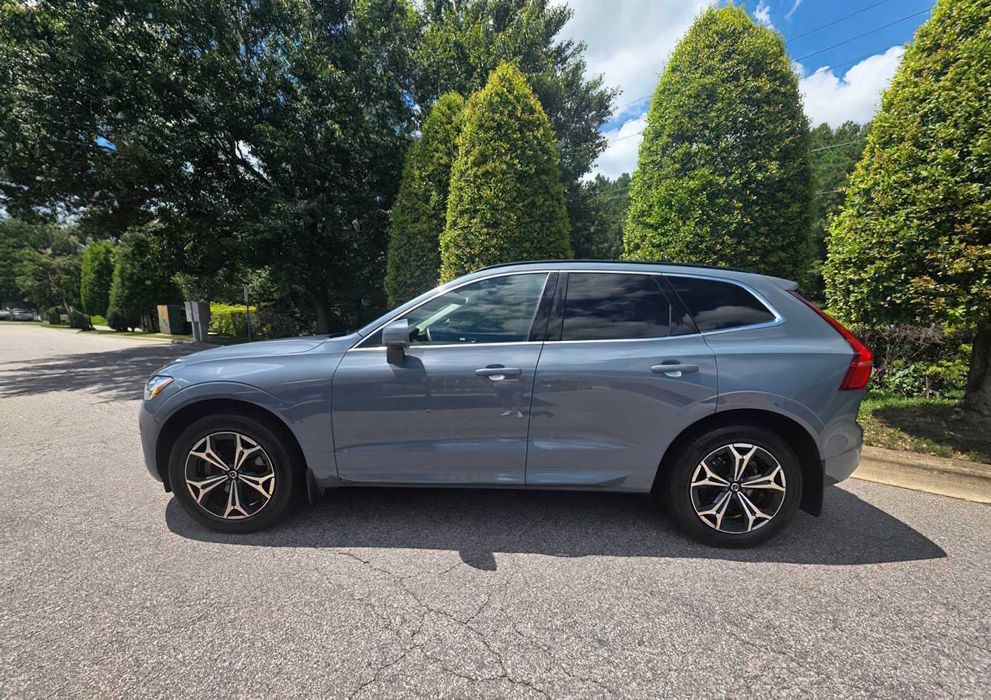 Volvo XC60 B5 Momentum      2022
