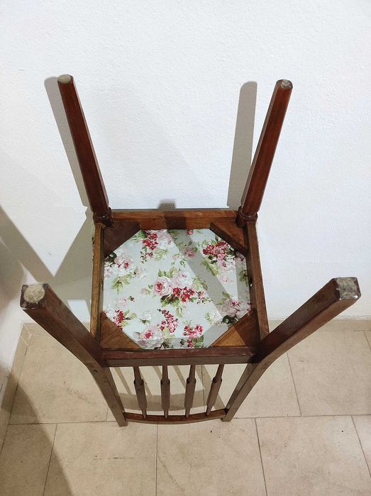 Mobília quarto madeira cama mesa cabeceira cómoda escrivaninha cadeira