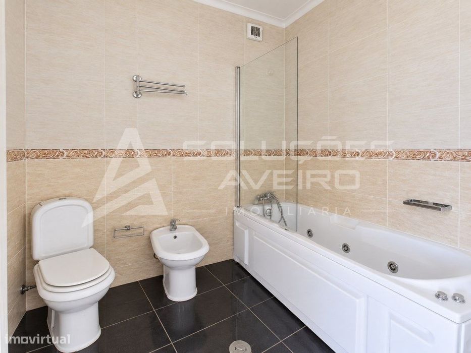 Apartamento T2+1 No Coração De Águeda | Garagem E Elevador