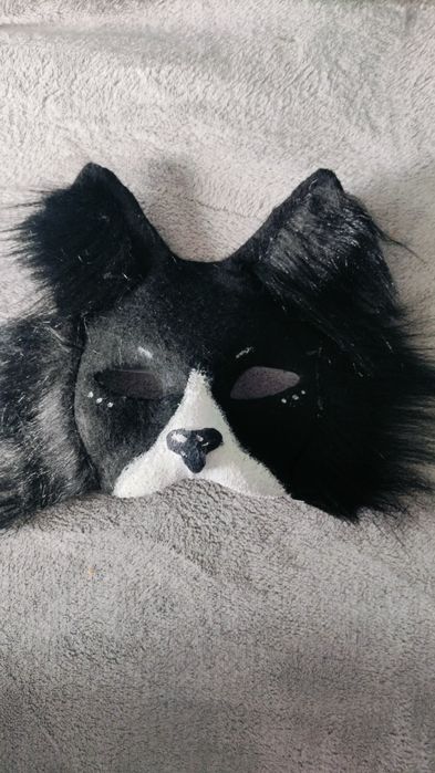 Maska therian czarny kot