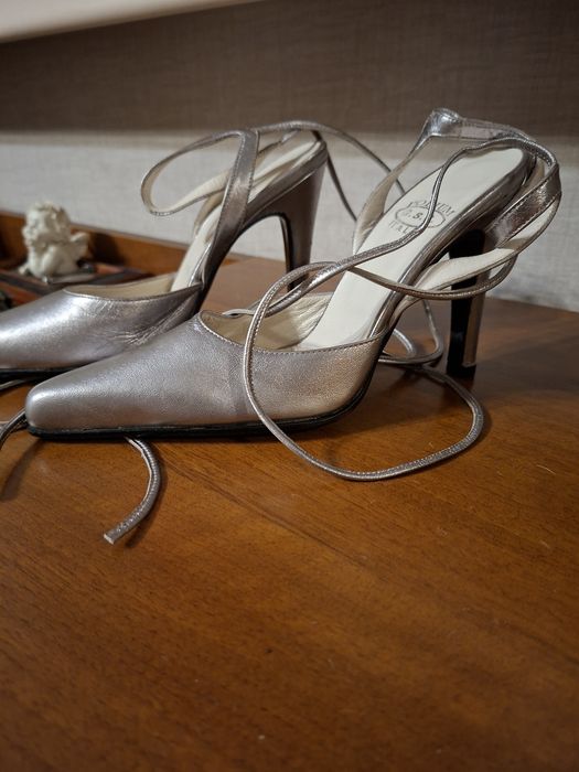 Продам взуття жіноче б/у у гарномустані