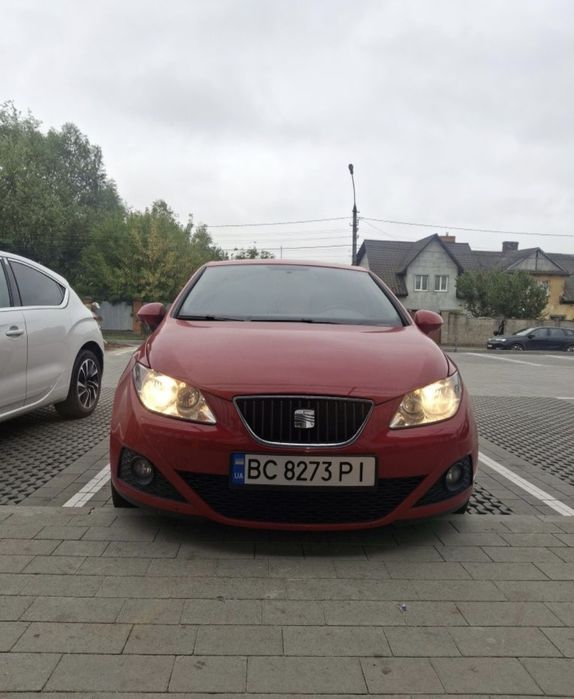 Авто  seat Ibiza 2010