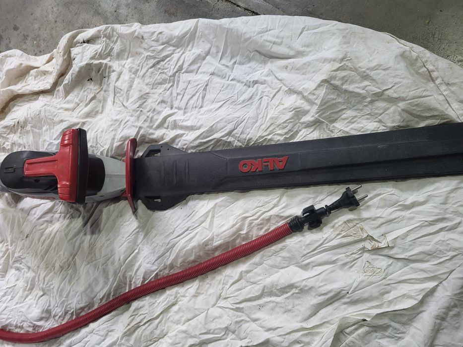 Nożyce do żywopłotu.