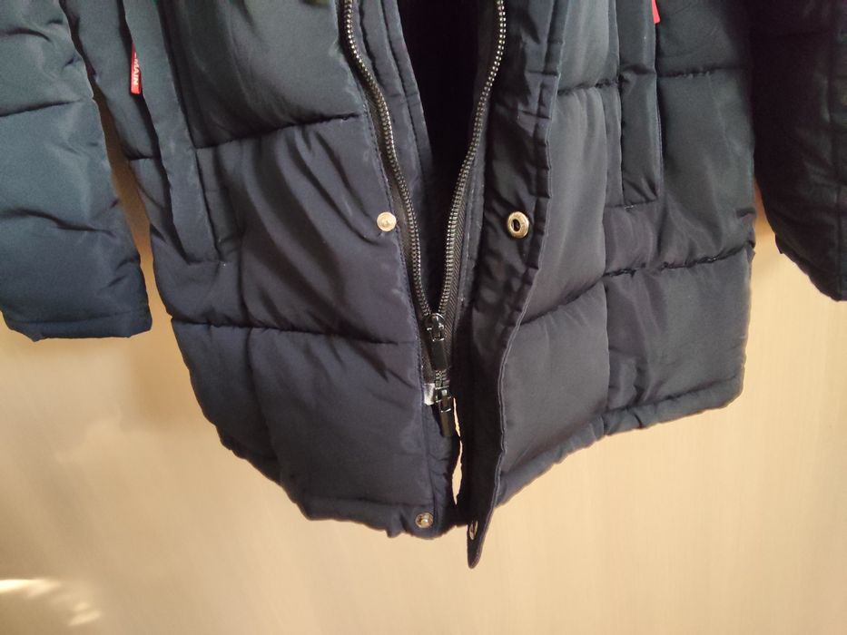 Очень удобная теплая зимняя мужская куртка тепла зимова