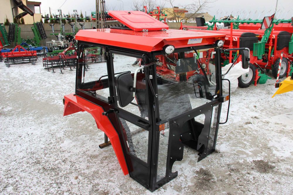 Kabina ursus C 330 c-330 z błotnikami ursus Naglak wersja Elegant