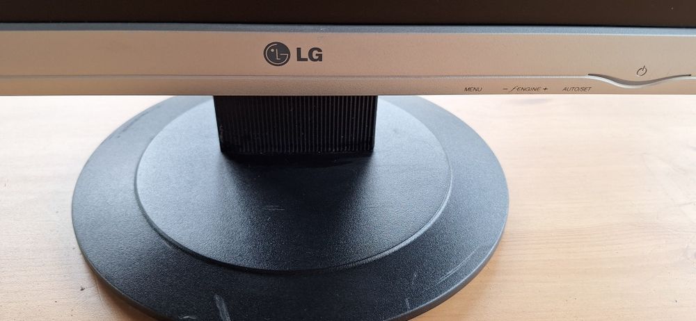 okazja! Monitor LG Flatron L1732s