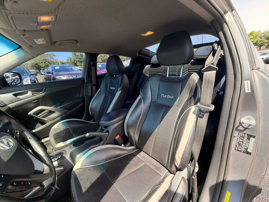 Hyundai Veloster Turbo      2015