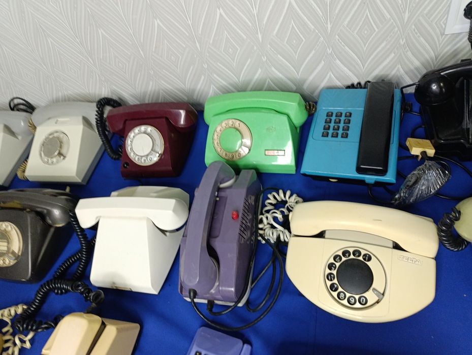 Стационарный телефон СССР с круглым диском советский стаціонарний