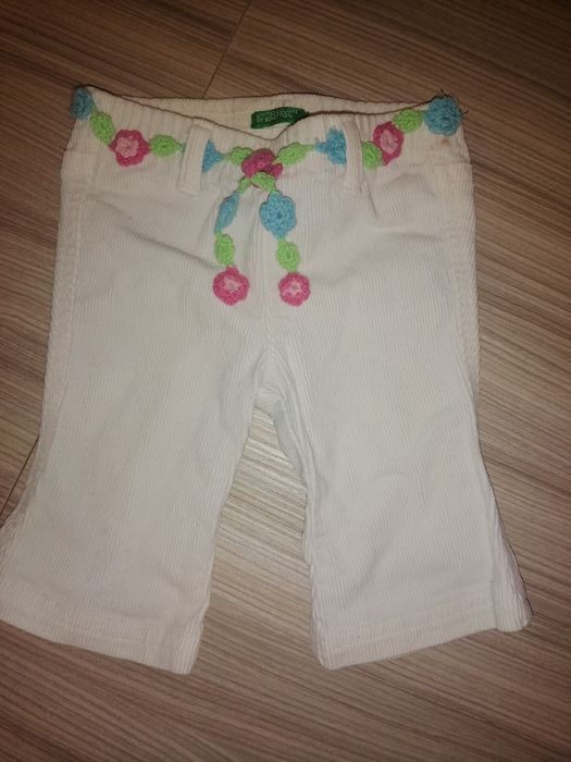 Roupa de menina impecável