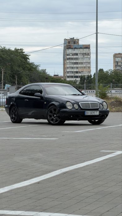 Mercedes-Benz CLK 320 Автомат 3.2 газ бенз