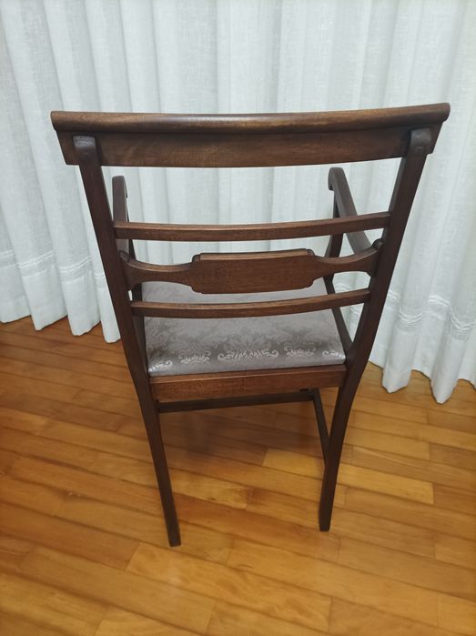 Cadeirão antigo restaurado estilo inglês estofado novo  tecido damasco