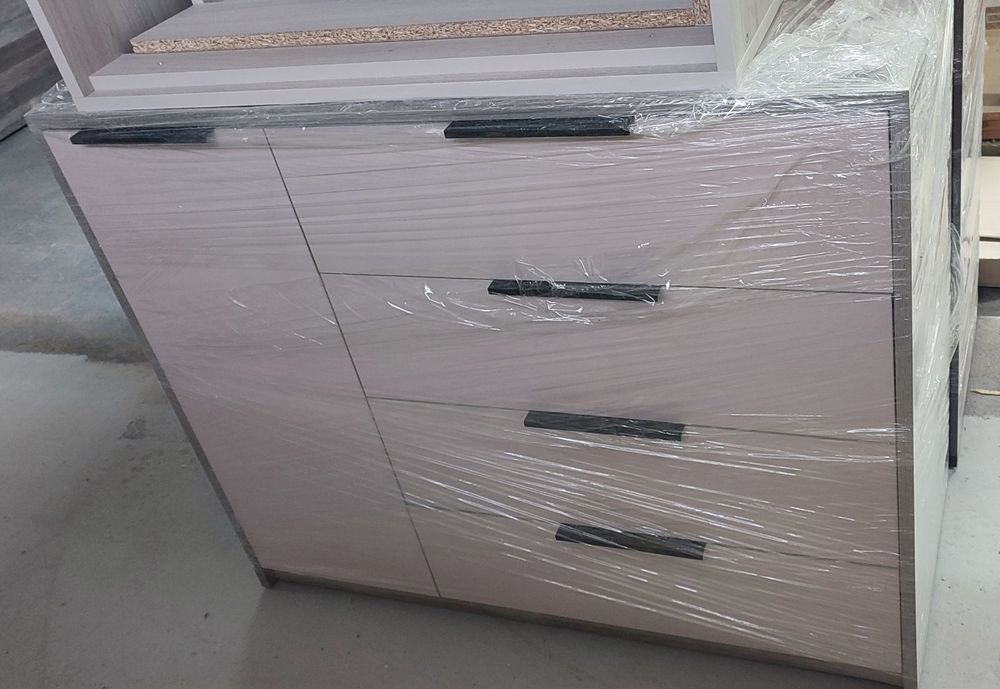 Продам комоди ..