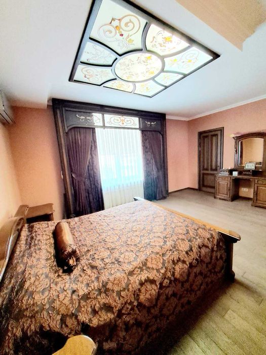 Продам неймовірний маєток наповнений домашнім теплом. Р-н Міськсаду.