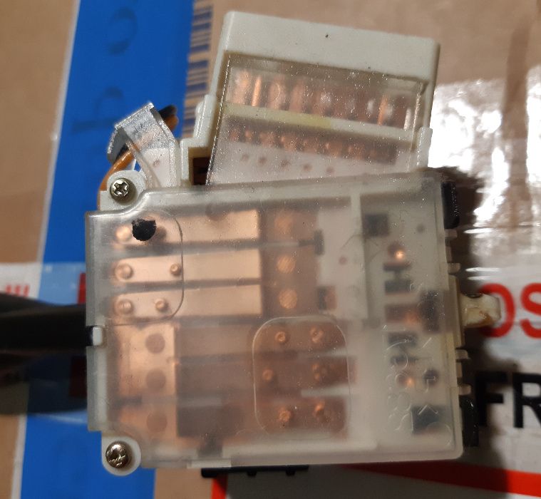 Włącznik świateł i kierunkowskazów Toyota Corolla E12. 60 tys km.