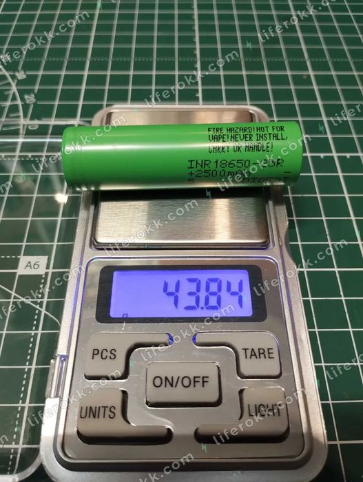 НОВІ  оригінальні 18650 Samsung 25r 2500mAh 12mOm високотокові