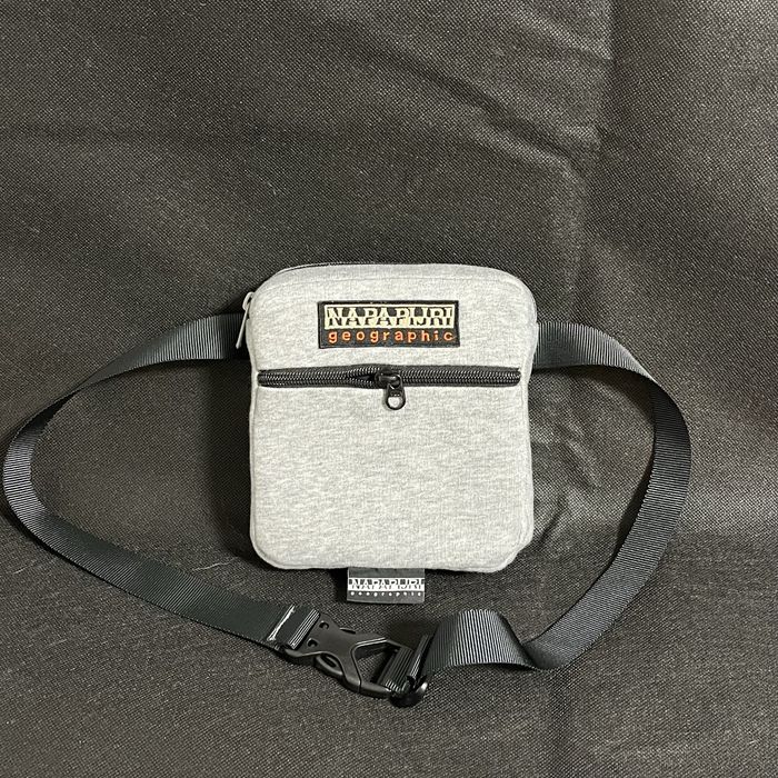Сумка на пояс Napapijri ручная работа