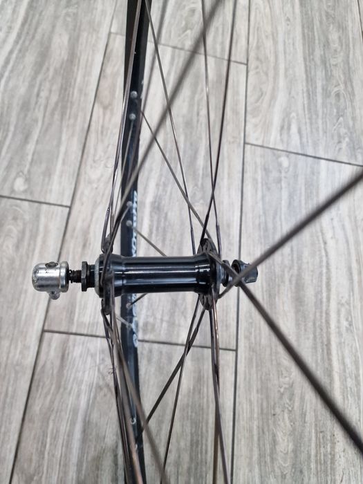Koło do roweru przednie 28 cali Shimano HB-RM40