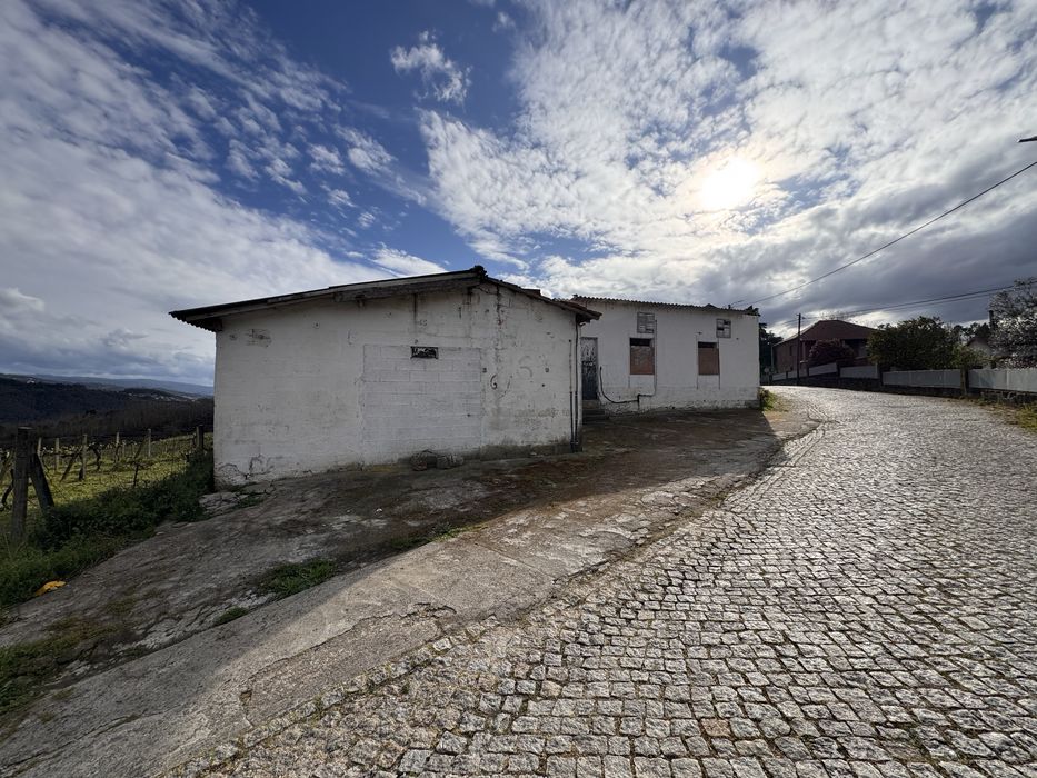 Moradias em Codesoso  (celorico de basto)