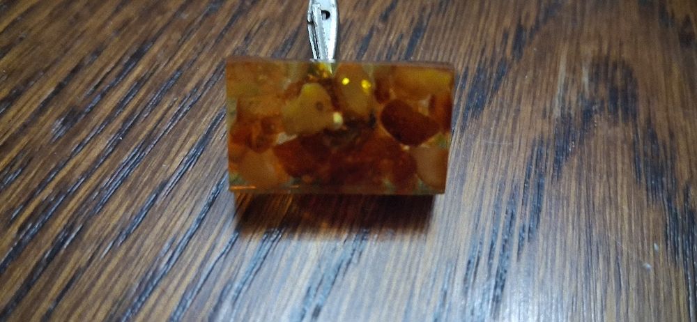 Spinki do mankietów koszuli z bursztynu