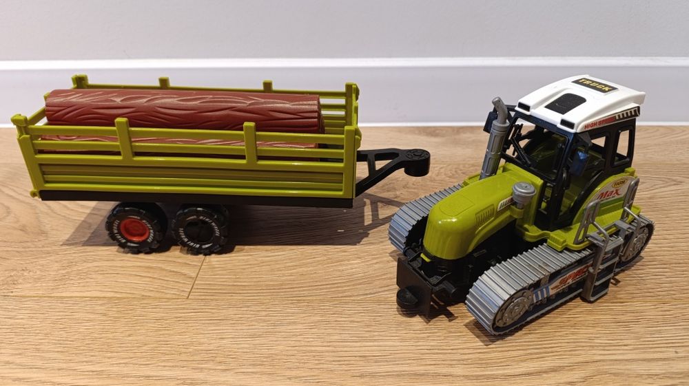 Трактор з причіпом інерційний