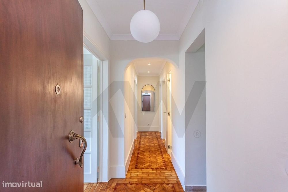 Apartamento T3 totalmente remodelado para Arrendamento | Avenida de Ro