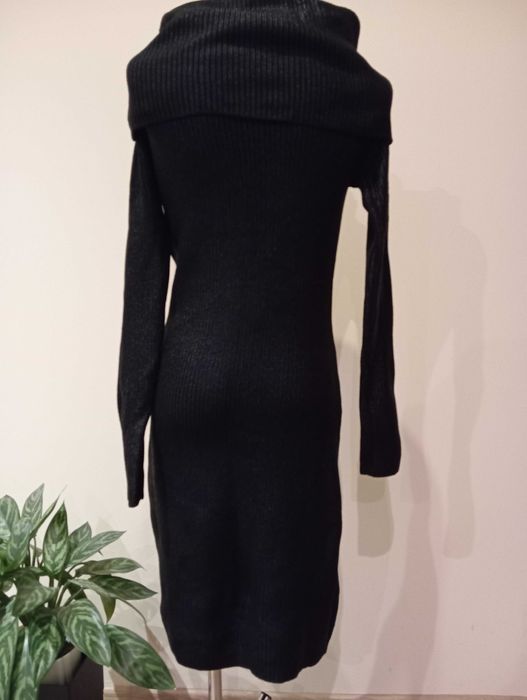 Długa sukienka dzianinowa