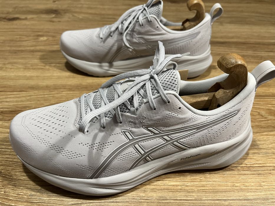 кросівки Asics GEL-PULSE 16 Нові в коробці.  Розмір 43,5(27,5 см.)