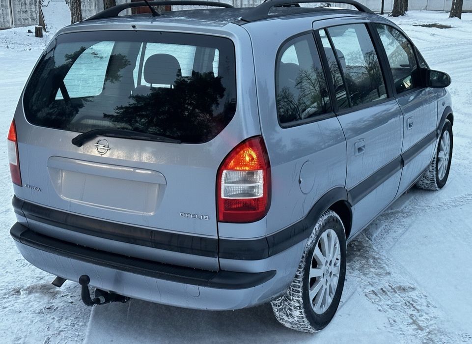 Свіжопригнана Опель Зафіра 1.8ГАЗ-БЕНЗИН  не розмитнена вже в Києві