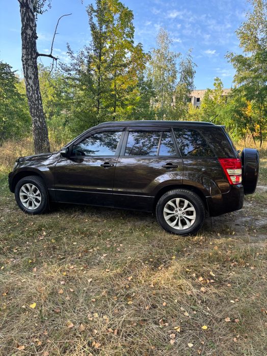 Продам Suzuki Grand Vitara 2014