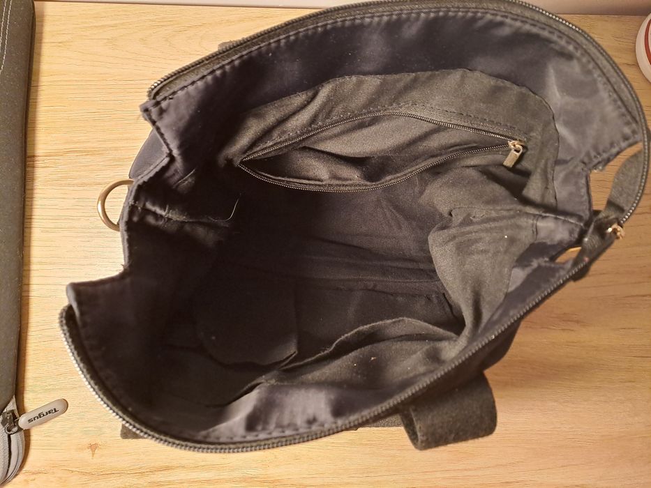 Bolsa feminina usada