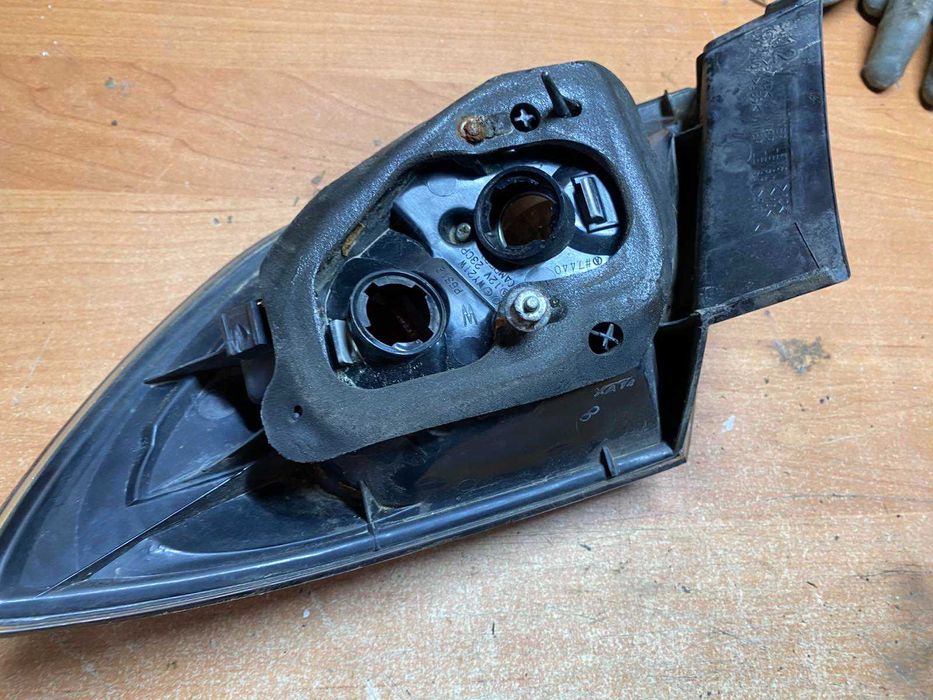 Задні фари стопи. в кузов мазда 3 БК хетчбек