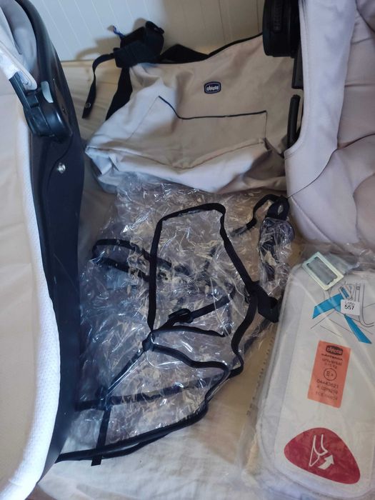 Negociável - Trio Chicco - Alcofa, carro de passeio e cadeira auto/ovo