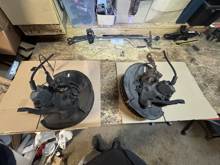 Tarcza kotwiczna osłona tarczy zacisk przód piasta BMW E38 740i