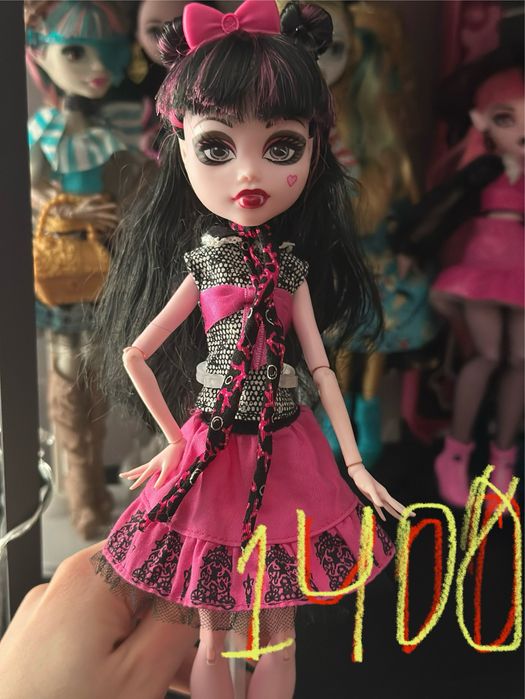 Лялька монстер хай