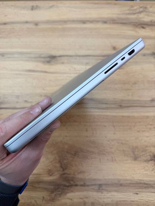MacBook Pro 16” 2021(M1PRO) - Silver 16GB/512GB