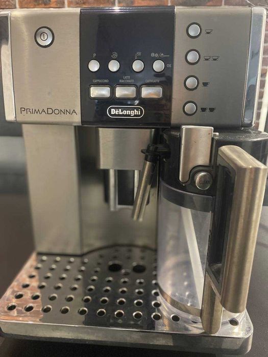 Кавомашина DeLonghi Primadonna ESAM 6600