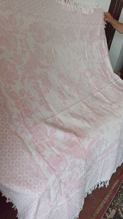 Colcha antiga rosa