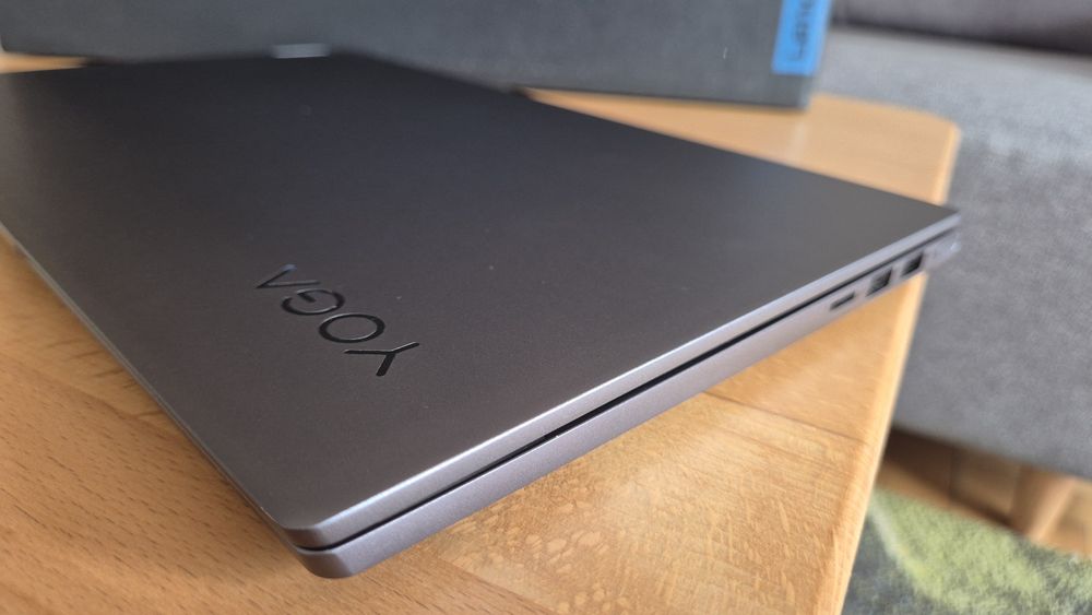 Lenovo Yoga Slim 7 – Ryzen 7 / 16 GB RAM / 512 GB SSD – Stan idealny