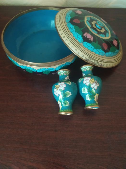 Набір у техніці клозоне (cloisonné): чаша з кришкою + 2 вазочки