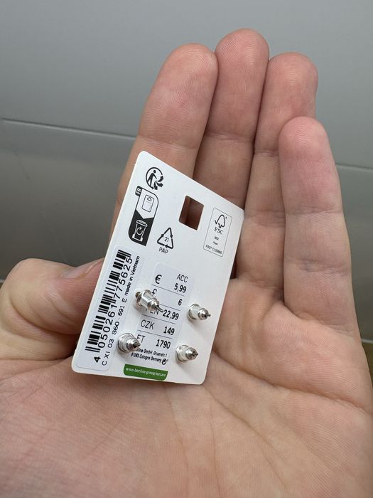 Kolczyki nie uzuwane