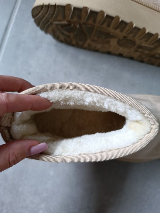 Kremowe buty damskie śniegowce typu Emu 37 Born2be