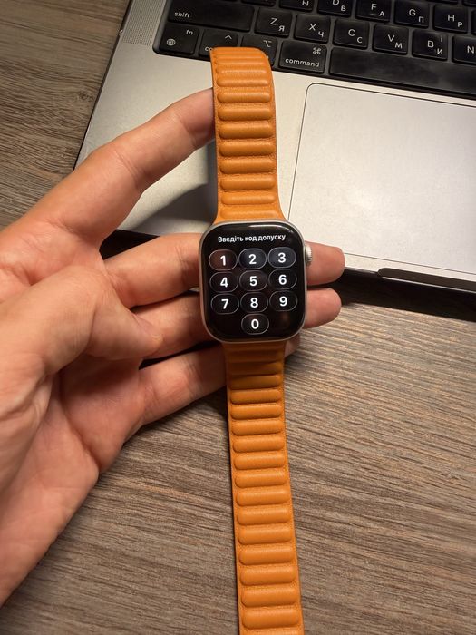 Шкіряні ремінці Apple Leather Link 41 мм M/L для Apple Watch 41/42 мм Umber / Golden Brown (Оригінал)