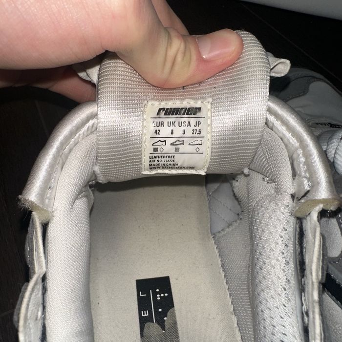 balenciaga runner 42 grey