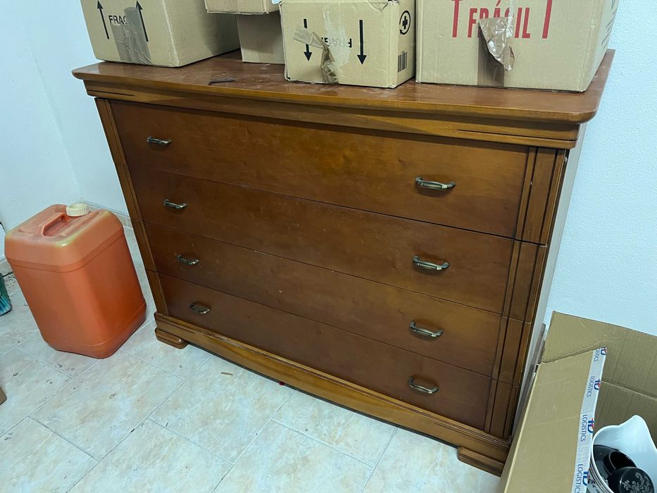 Comoda Cerejeira com 4 gavetas - Ler Descrição