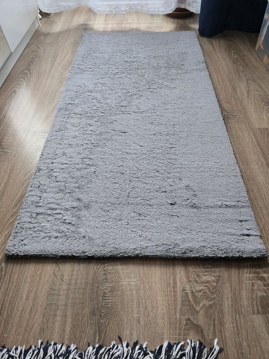 Dywanik  mały  szary