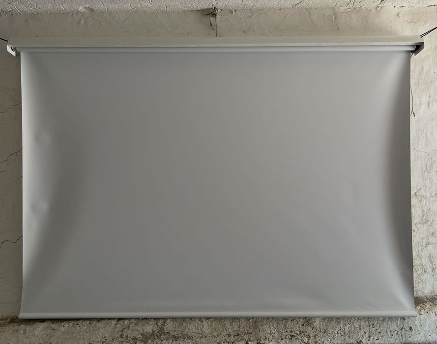 Ekran projekcyjny elektryczny Adeo 220x150