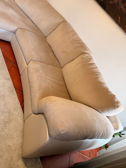 Sofá com chaise long como novo