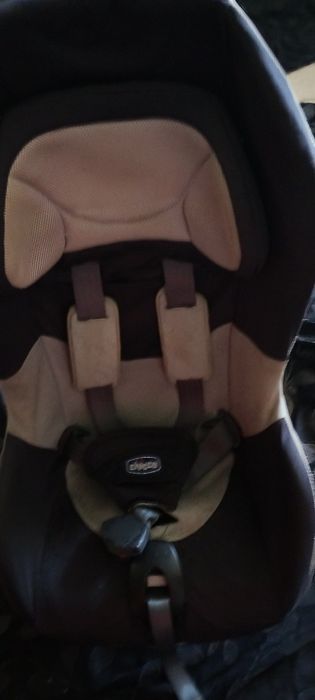 Cadeira de carro para bebé ,carrinho de passeio e potes